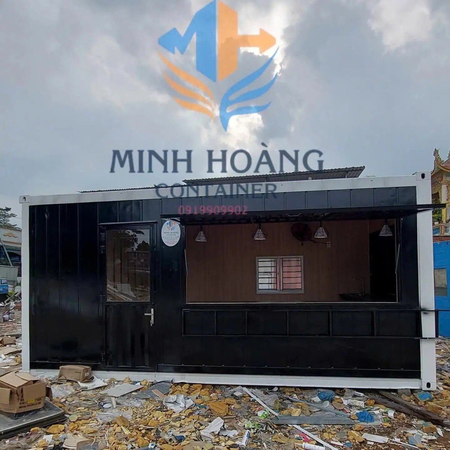 Container Cafe 20 Feet Đen Viền Trắng Có Toilet Cửa Ngoài 